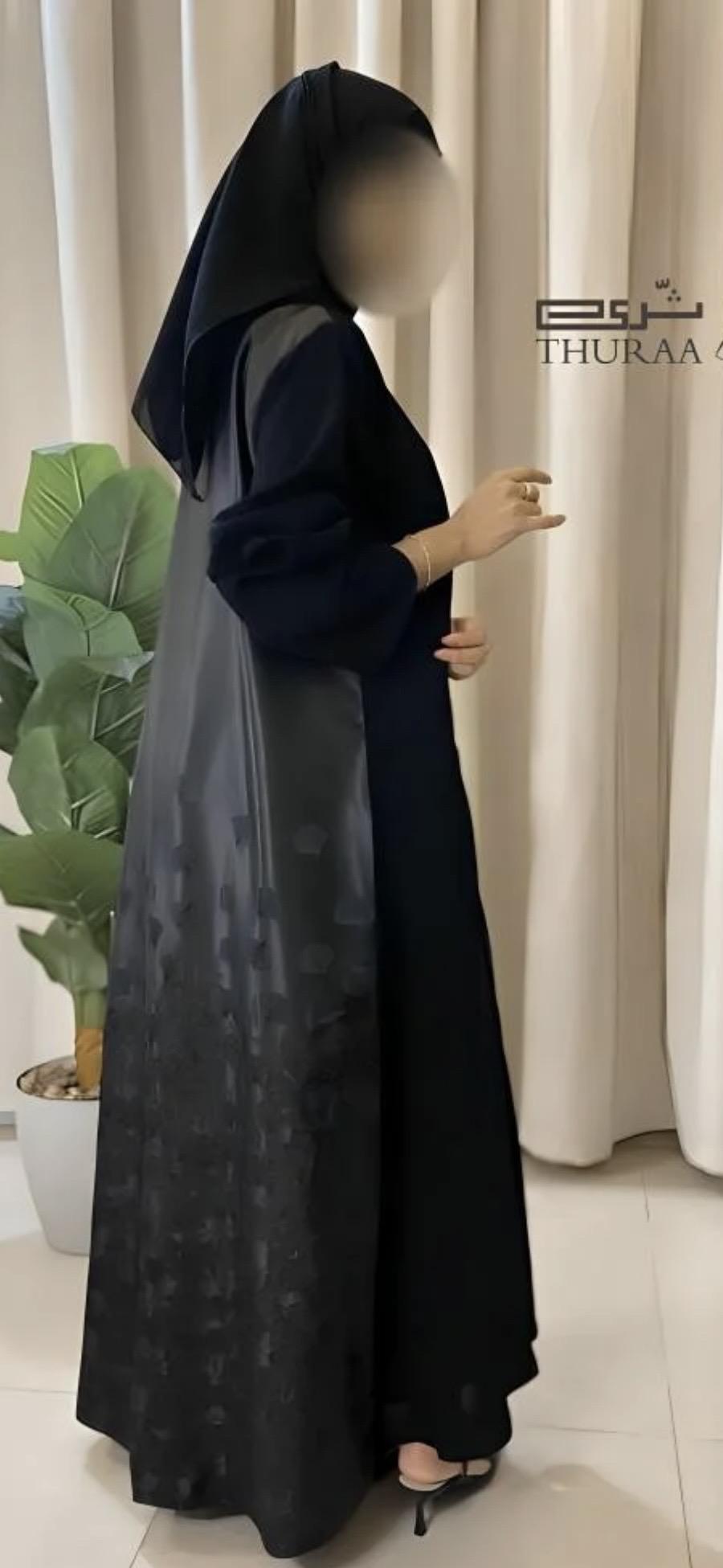 عباية خزامئ